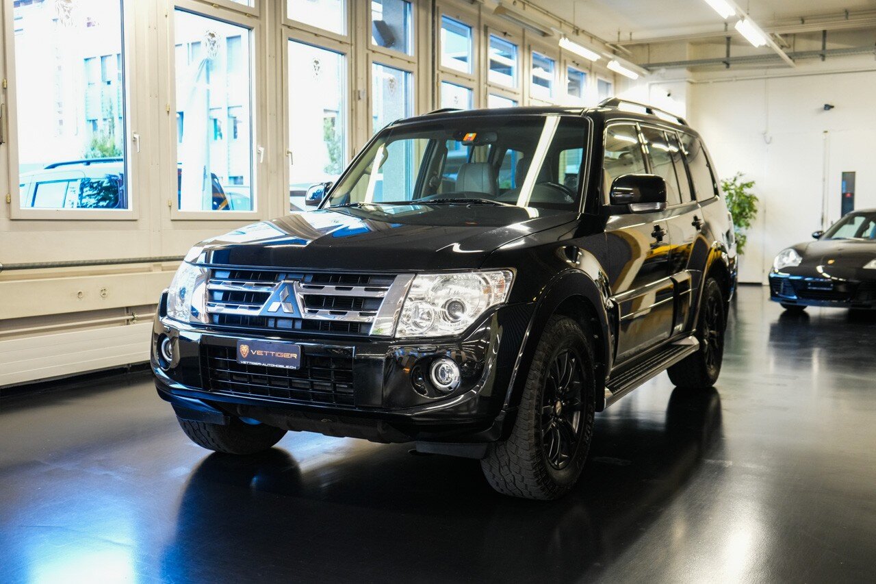 MITSUBISHI Pajero 3.2 DI-D Intense Automatic, Diesel, Second hand / Used, Automatic - 3