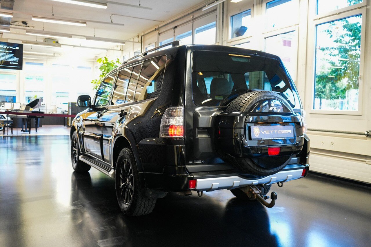 MITSUBISHI Pajero 3.2 DI-D Intense Automatic, Diesel, Second hand / Used, Automatic - 4