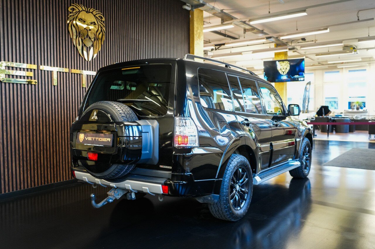 MITSUBISHI Pajero 3.2 DI-D Intense Automatic, Diesel, Second hand / Used, Automatic - 6