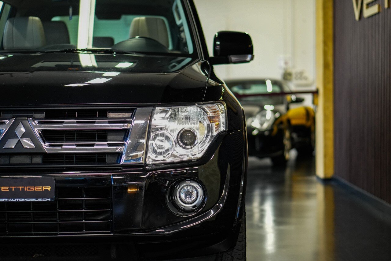 MITSUBISHI Pajero 3.2 DI-D Intense Automatic, Diesel, Second hand / Used, Automatic - 7