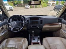 MITSUBISHI Pajero 3.2 DI-D Instyle Automatic, Diesel, Second hand / Used, Automatic - 7