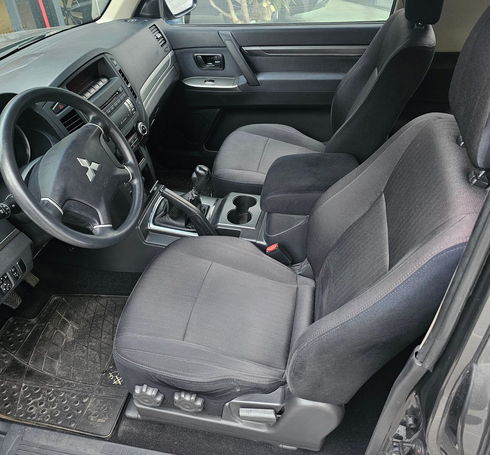 MITSUBISHI Pajero 3.2 DID Profi, Diesel, Occasion / Utilisé, Manuelle - 5