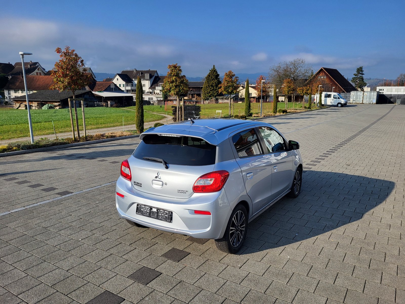 MITSUBISHI Space Star 1.2 Hanami CVT, Benzin, Occasion / Gebraucht, Automatik - 2