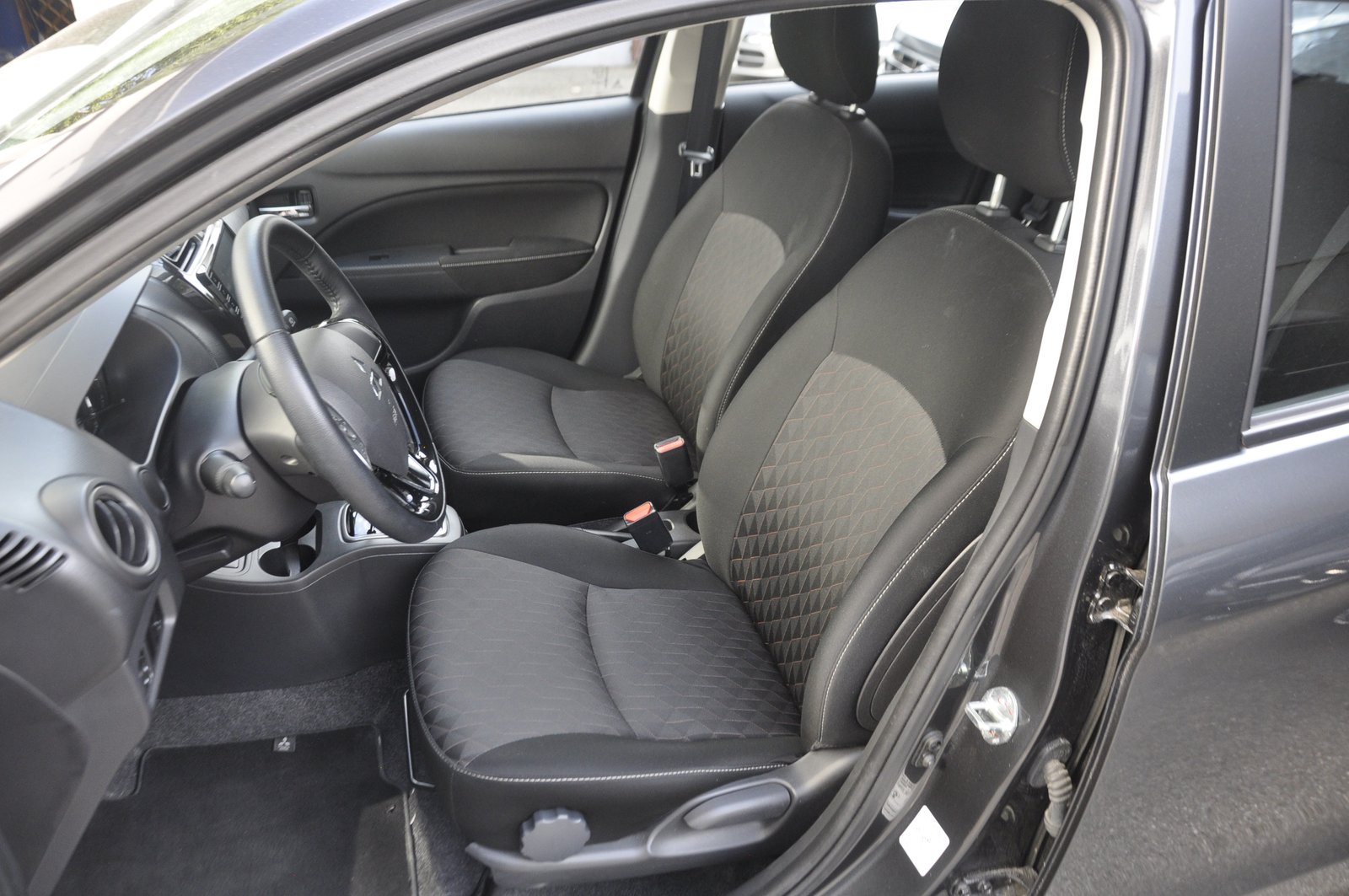 MITSUBISHI Space Star 1.2 CVT Inform I Automatik, Essence, Occasion / Utilisé, Automatique - 5