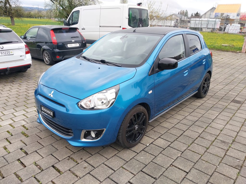 MITSUBISHI SPACE STAR 1.2 MIVEC Intense Color Collection