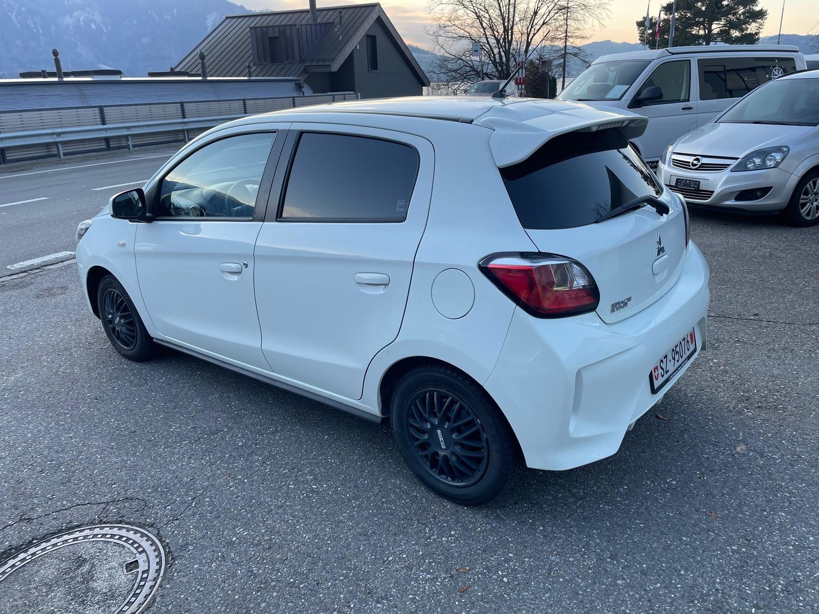 MITSUBISHI Space Star 1.2 MIVEC Pure, Essence, Occasion / Utilisé, Automatique - 2