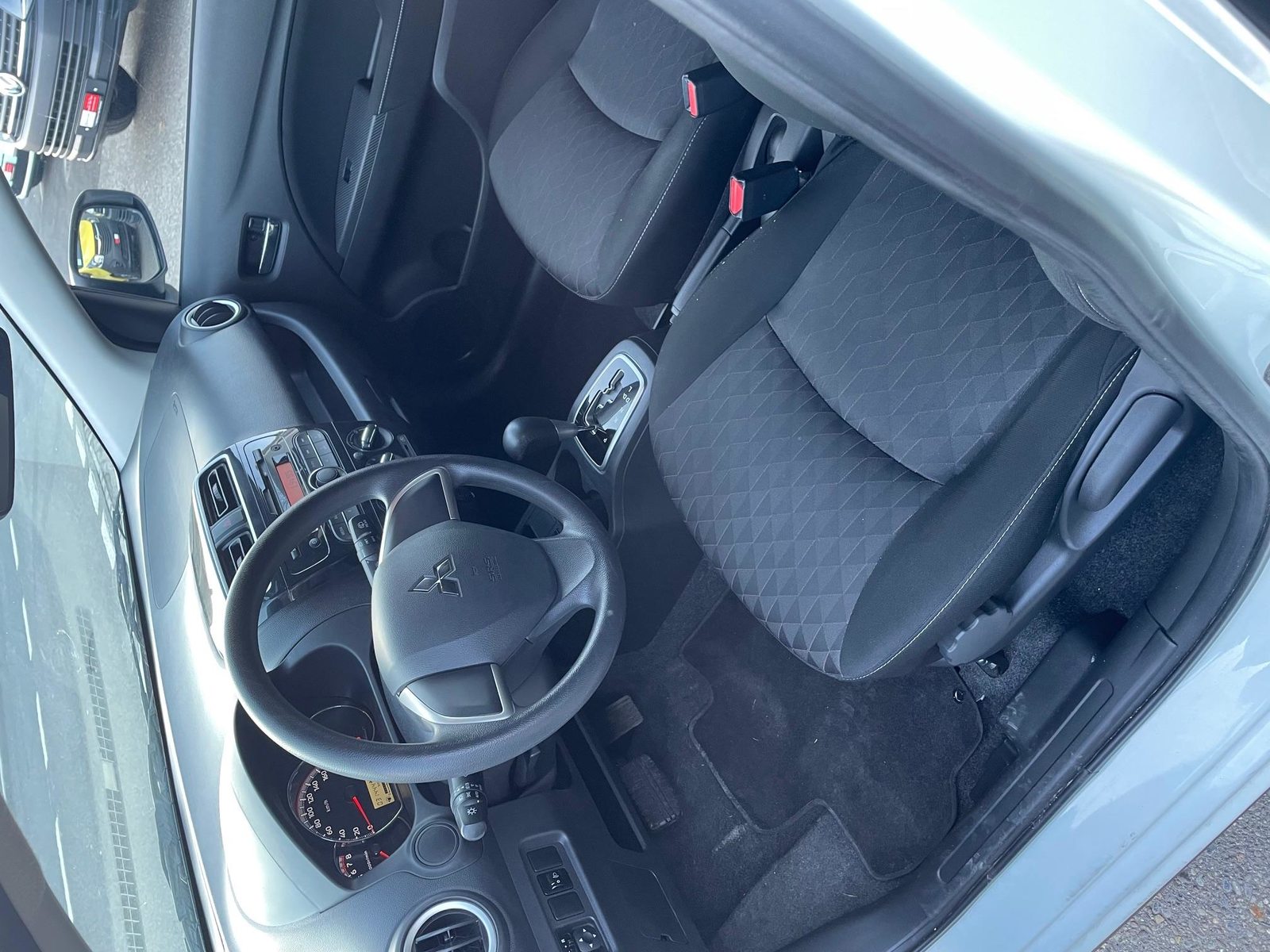 MITSUBISHI Space Star 1.2 MIVEC Pure, Essence, Occasion / Utilisé, Automatique - 3