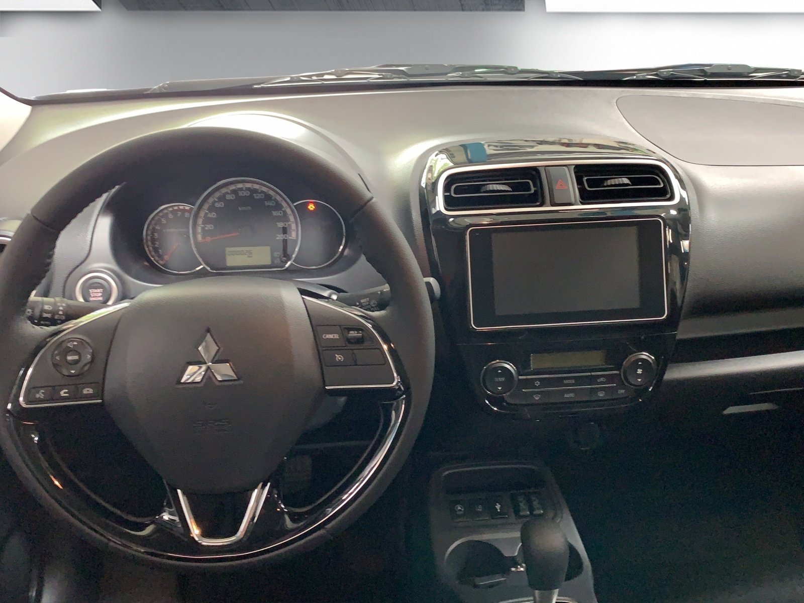 MITSUBISHI Space Star 1.2 MIVEC Intense+, Essence, Occasion / Utilisé, Automatique - 6