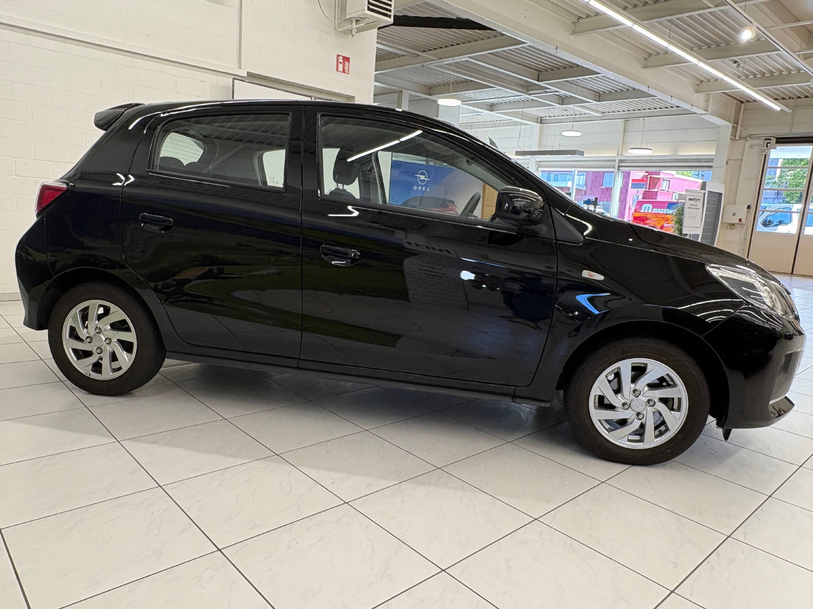 MITSUBISHI Space Star 1.2 MIVEC Invite, Benzin, Occasion / Gebraucht, Automatik - 4