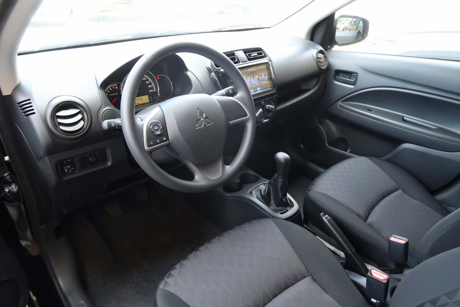 MITSUBISHI Space Star 1.2 Inform, Essence, Voiture de démonstration, Manuelle - 6