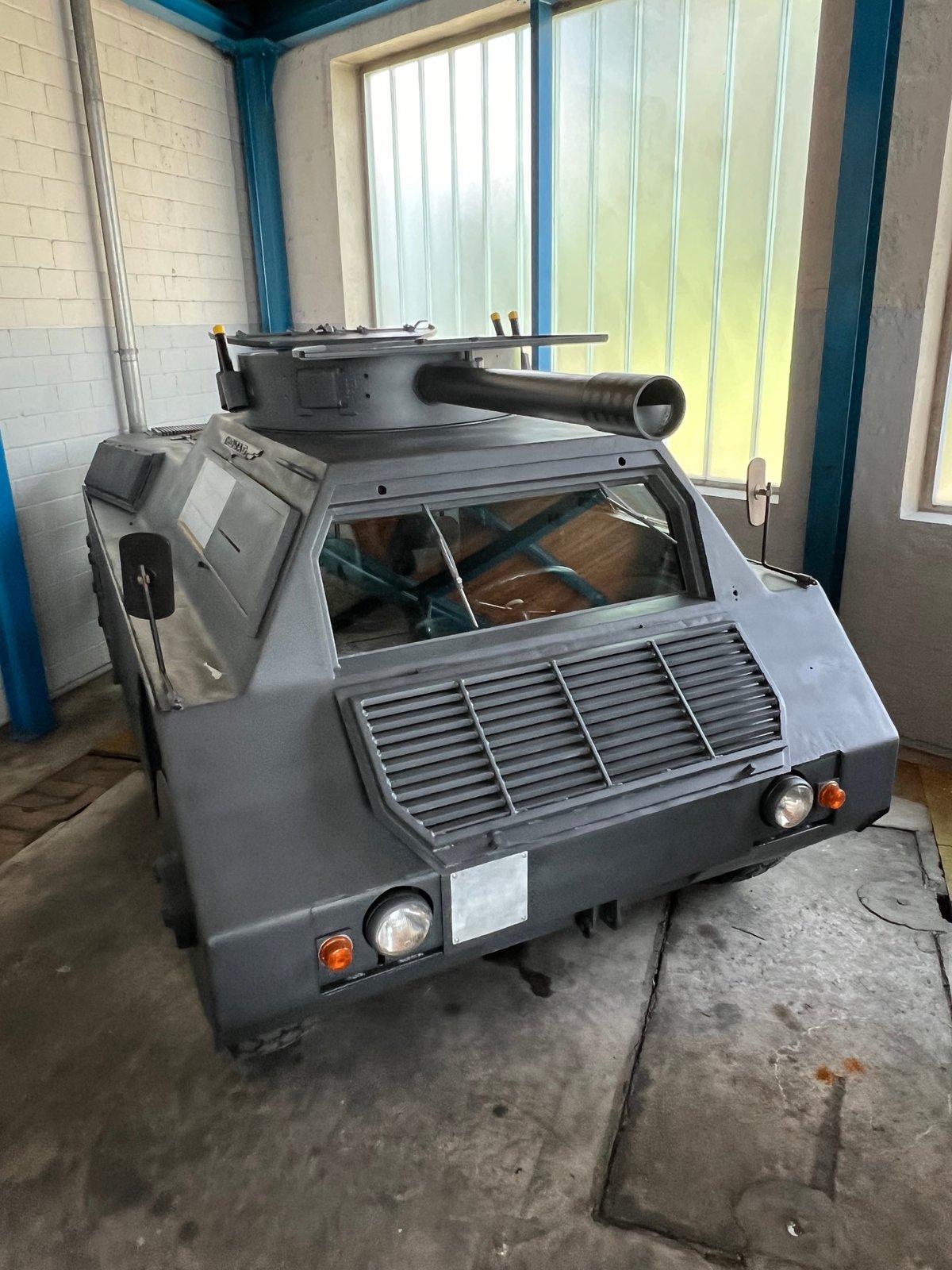 MOWAG 57 4x4 SGepanzertes Aufklärungsfahrzeug, Petrol, Second hand / Used, Manual - 3