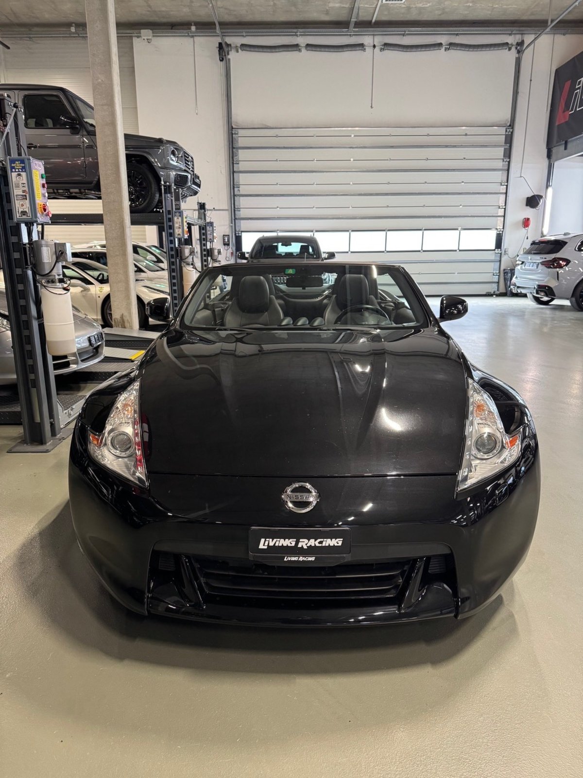 NISSAN 370 Z Roadster, Petrol, Second hand / Used, Manual - 5