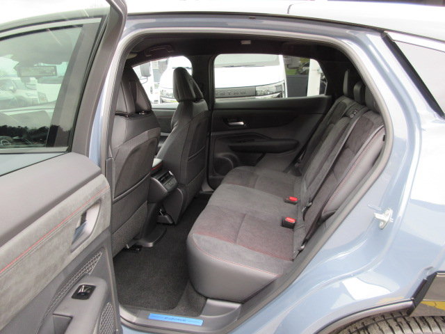 NISSAN Ariya Nismo e-4orce, Elektro, Neuwagen, Automatik - 6