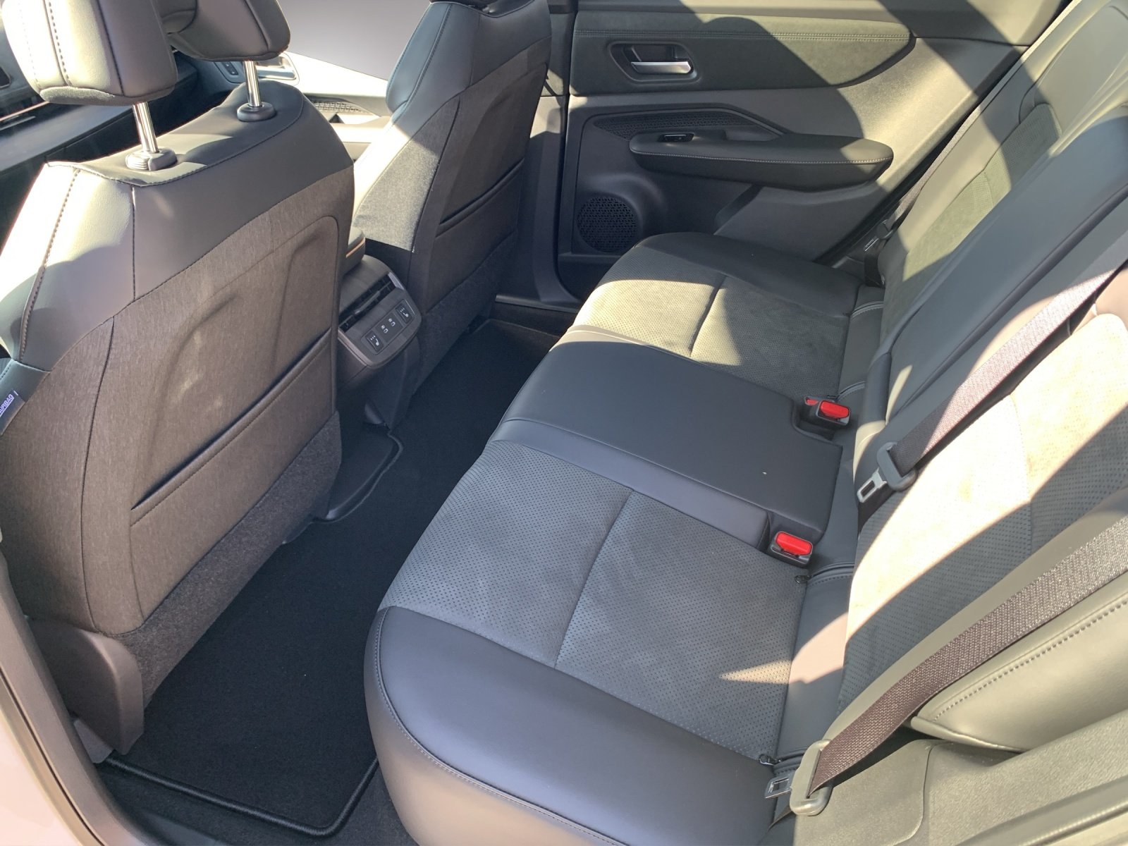 NISSAN Ariya Evolve e-4orce, Elektro, Vorführwagen, Automatik - 7