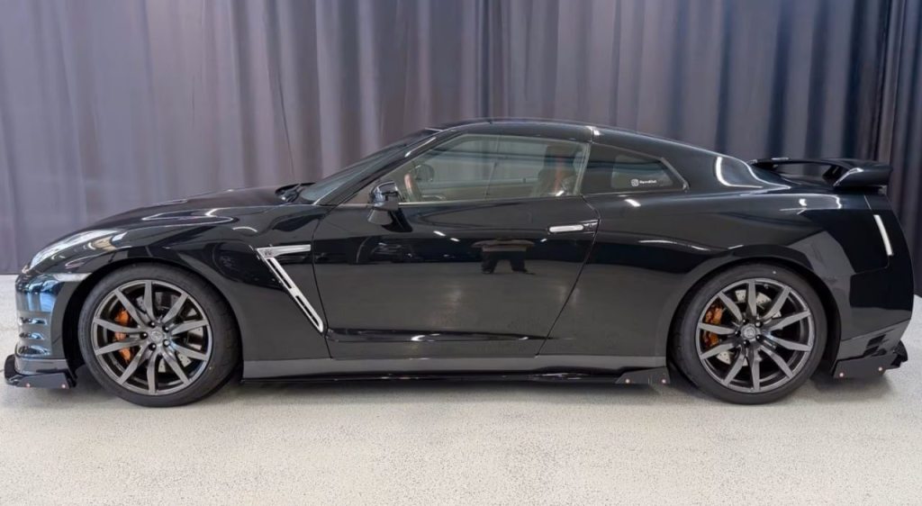 NISSAN GT-R 3.8 V6 BiT Black Edition, Petrol, Second hand / Used, Automatic - 3