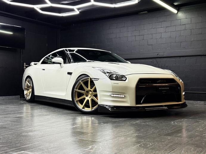 NISSAN GT-R 3.8 V6 Biturbo Black Edition, Benzin, Occasion / Gebraucht, Automatik