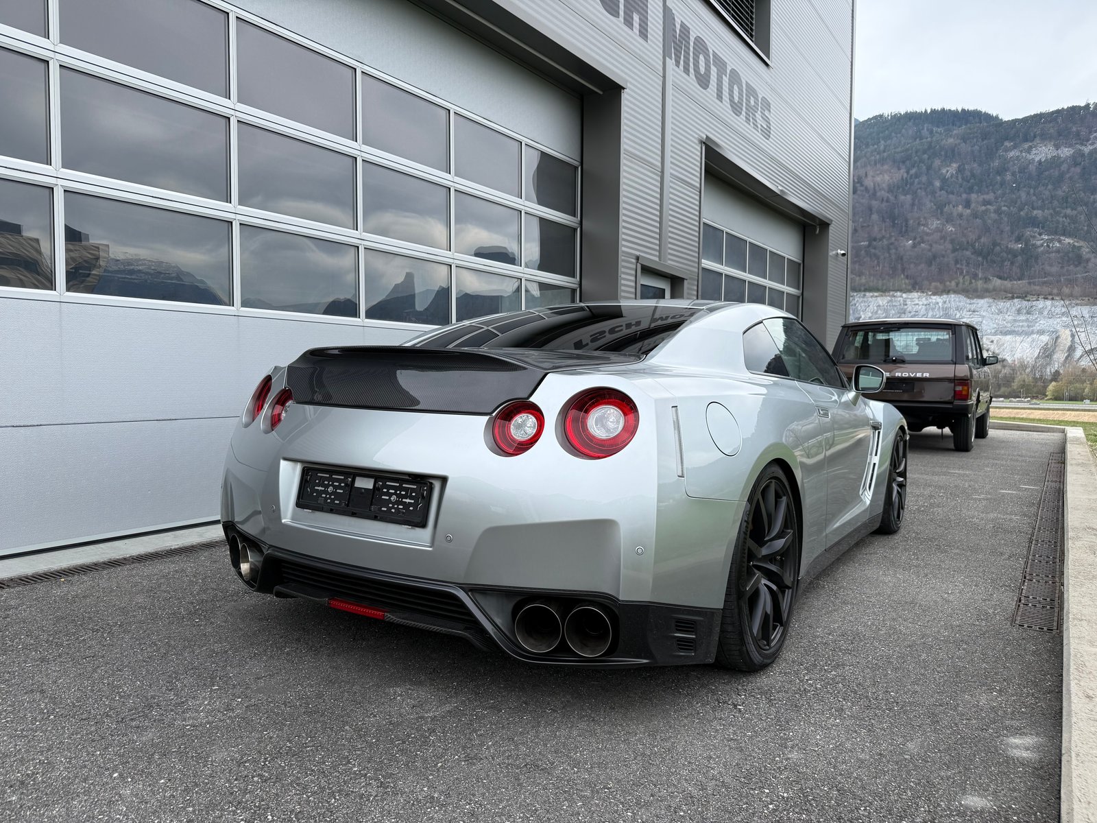 NISSAN GT-R 3.8 V6 Biturbo Black Edition, Benzin, Occasion / Gebraucht, Automatik - 2