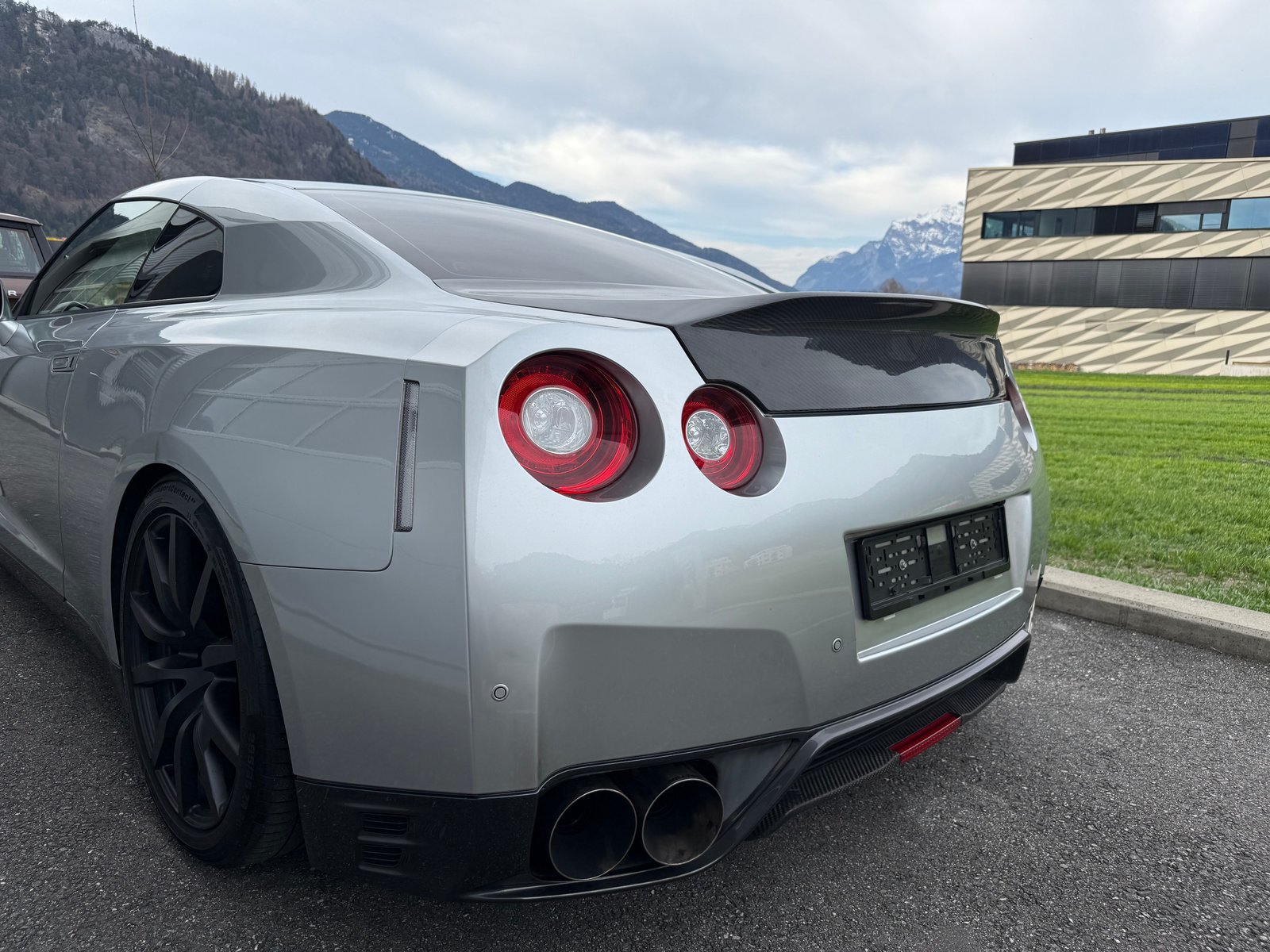 NISSAN GT-R 3.8 V6 Biturbo Black Edition, Benzin, Occasion / Gebraucht, Automatik - 4