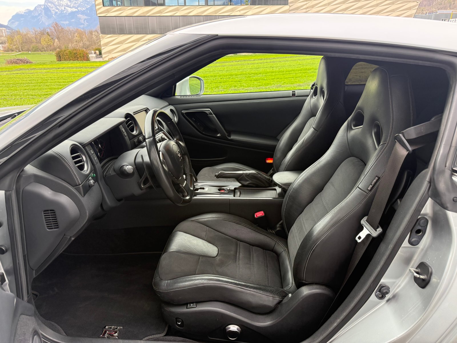 NISSAN GT-R 3.8 V6 Biturbo Black Edition, Benzin, Occasion / Gebraucht, Automatik - 5