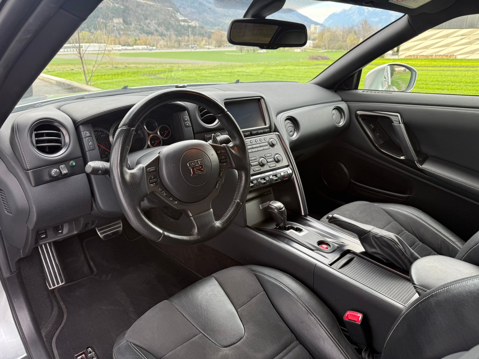 NISSAN GT-R 3.8 V6 Biturbo Black Edition, Benzin, Occasion / Gebraucht, Automatik - 6