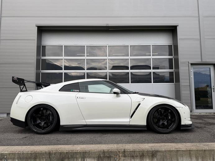 NISSAN GT-R 3.8 V6 Biturbo, Petrol, Second hand / Used, Automatic