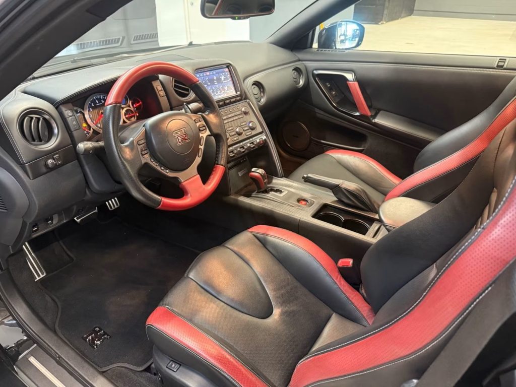 NISSAN GT-R 3.8 V6 Biturbo Black Edition, Petrol, Second hand / Used, Automatic - 2