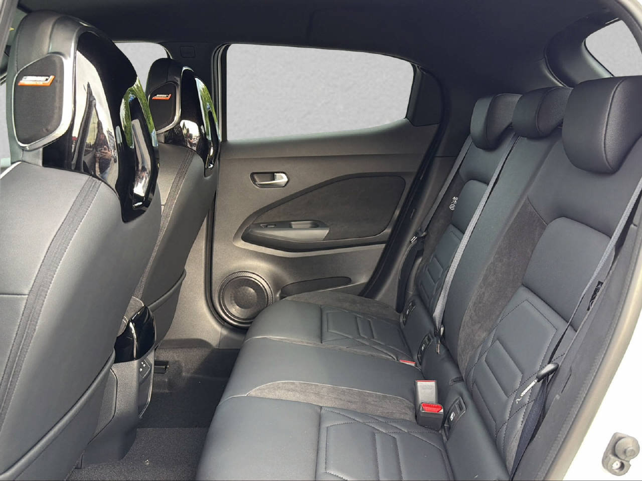 NISSAN Juke 1.6 Hybrid N-Design, Voll-Hybrid Benzin/Elektro, Neuwagen, Automatik - 7
