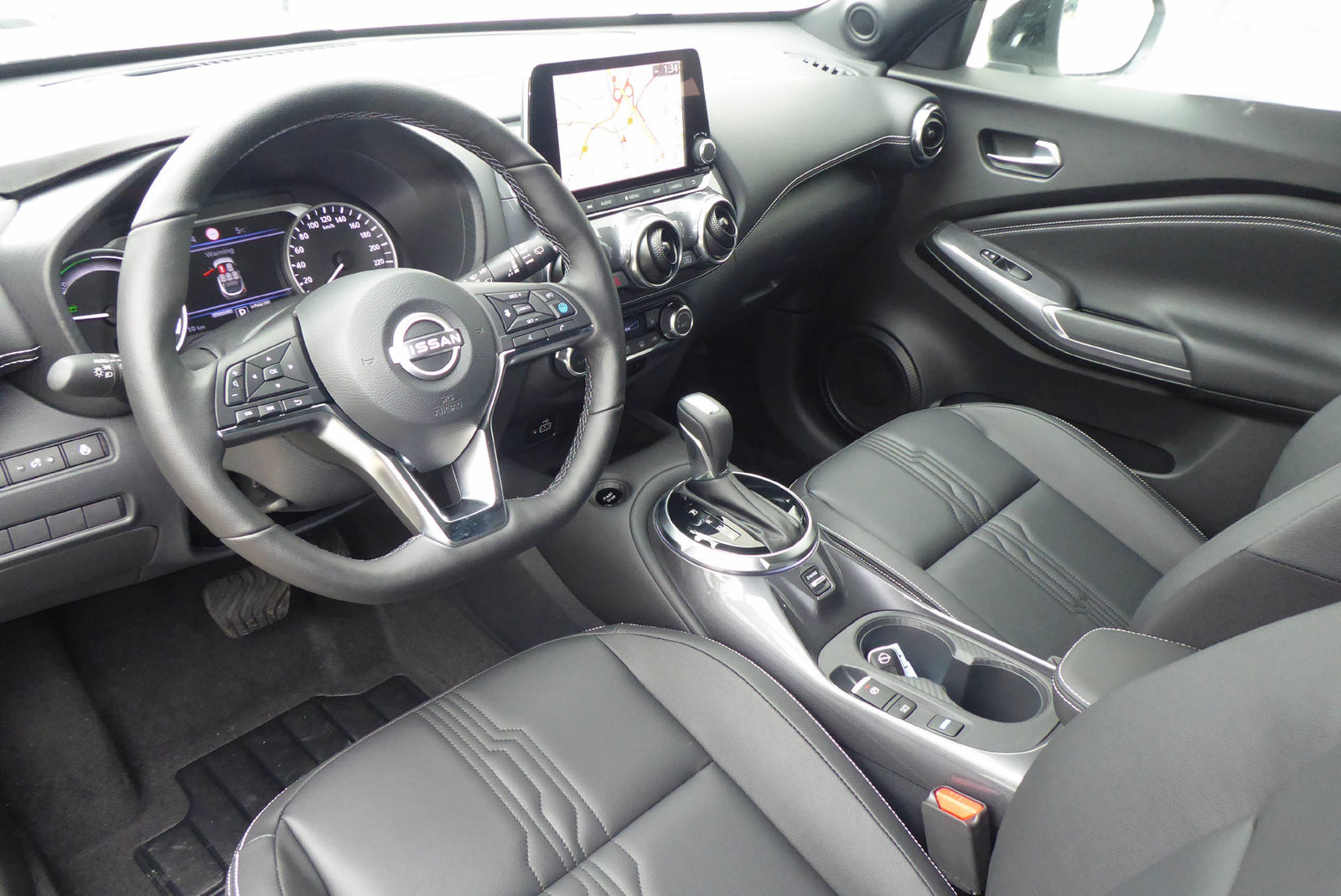 NISSAN Juke 1.6 Hybrid Tekna Aut., Full-Hybrid Petrol/Electric, Second hand / Used, Automatic - 5