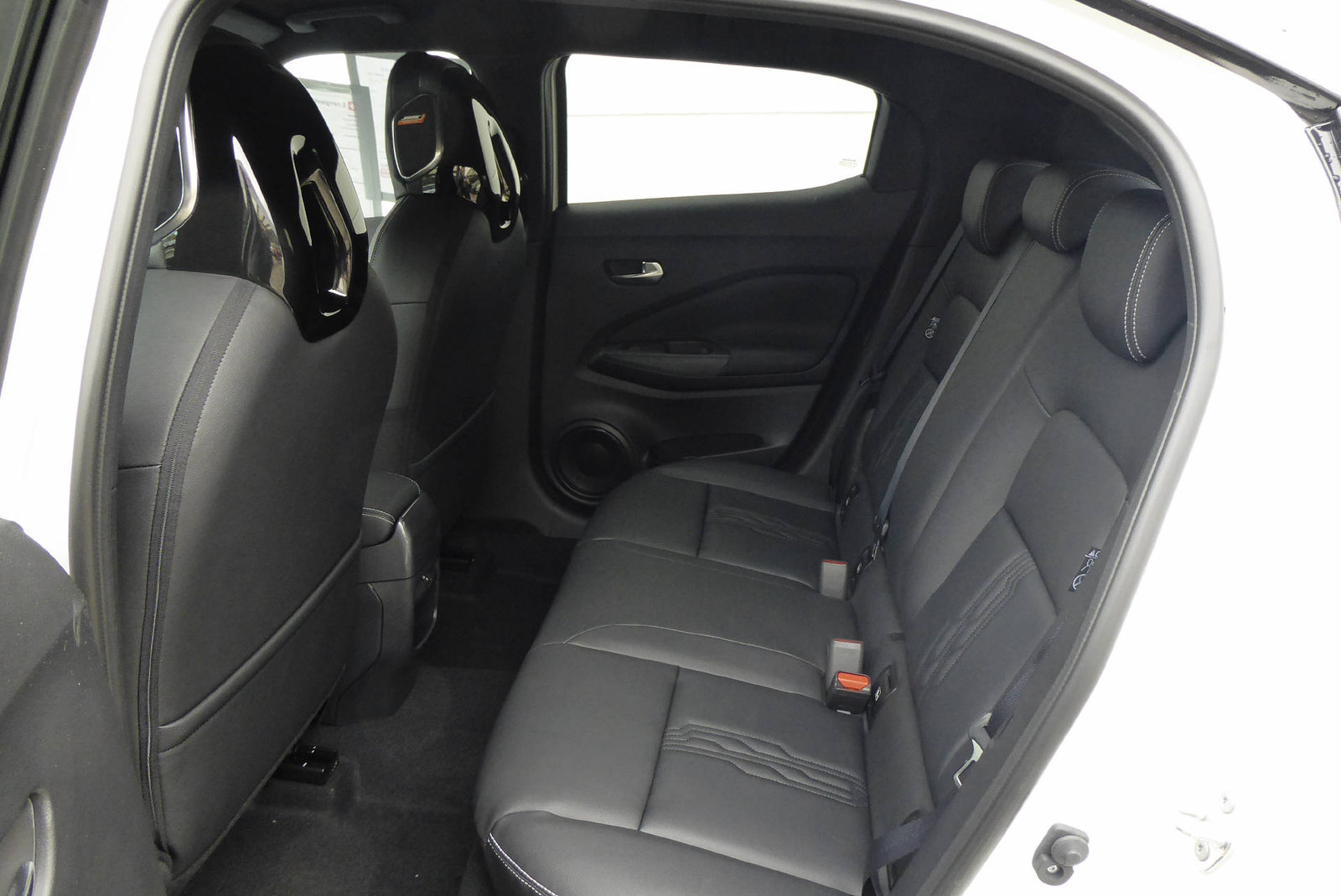 NISSAN Juke 1.6 Hybrid Tekna Aut., Full-Hybrid Petrol/Electric, Second hand / Used, Automatic - 7