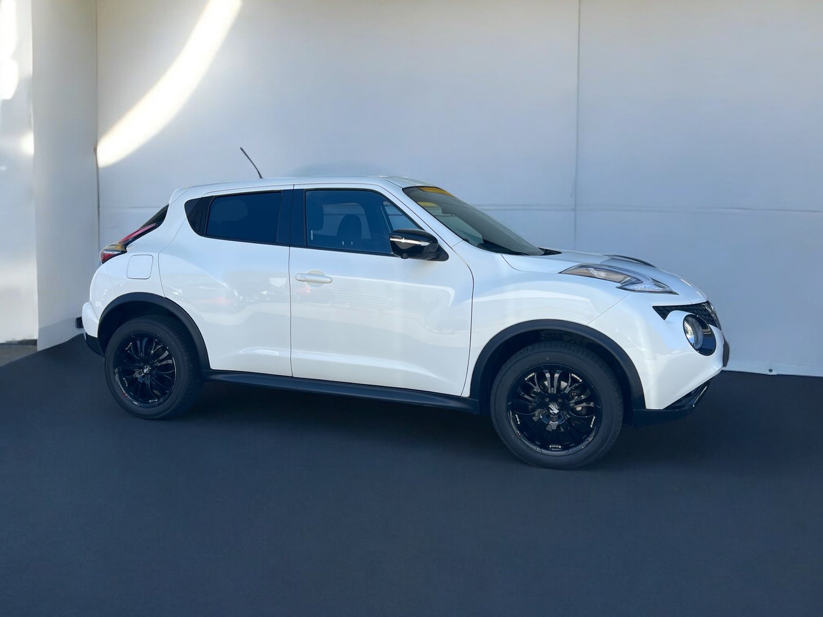 NISSAN Juke 1.2 DIG-T tekna, Petrol, Second hand / Used, Manual - 2