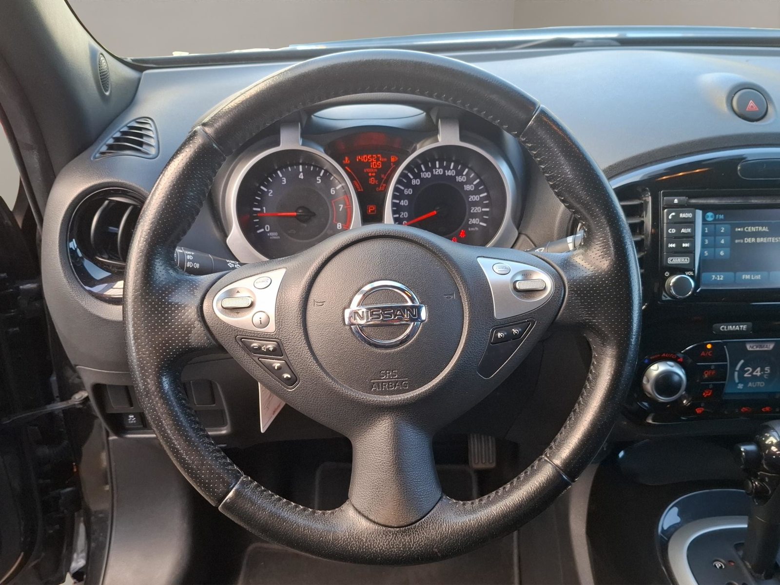 NISSAN Juke 1.6 16V Tekna, Petrol, Second hand / Used, Automatic - 4