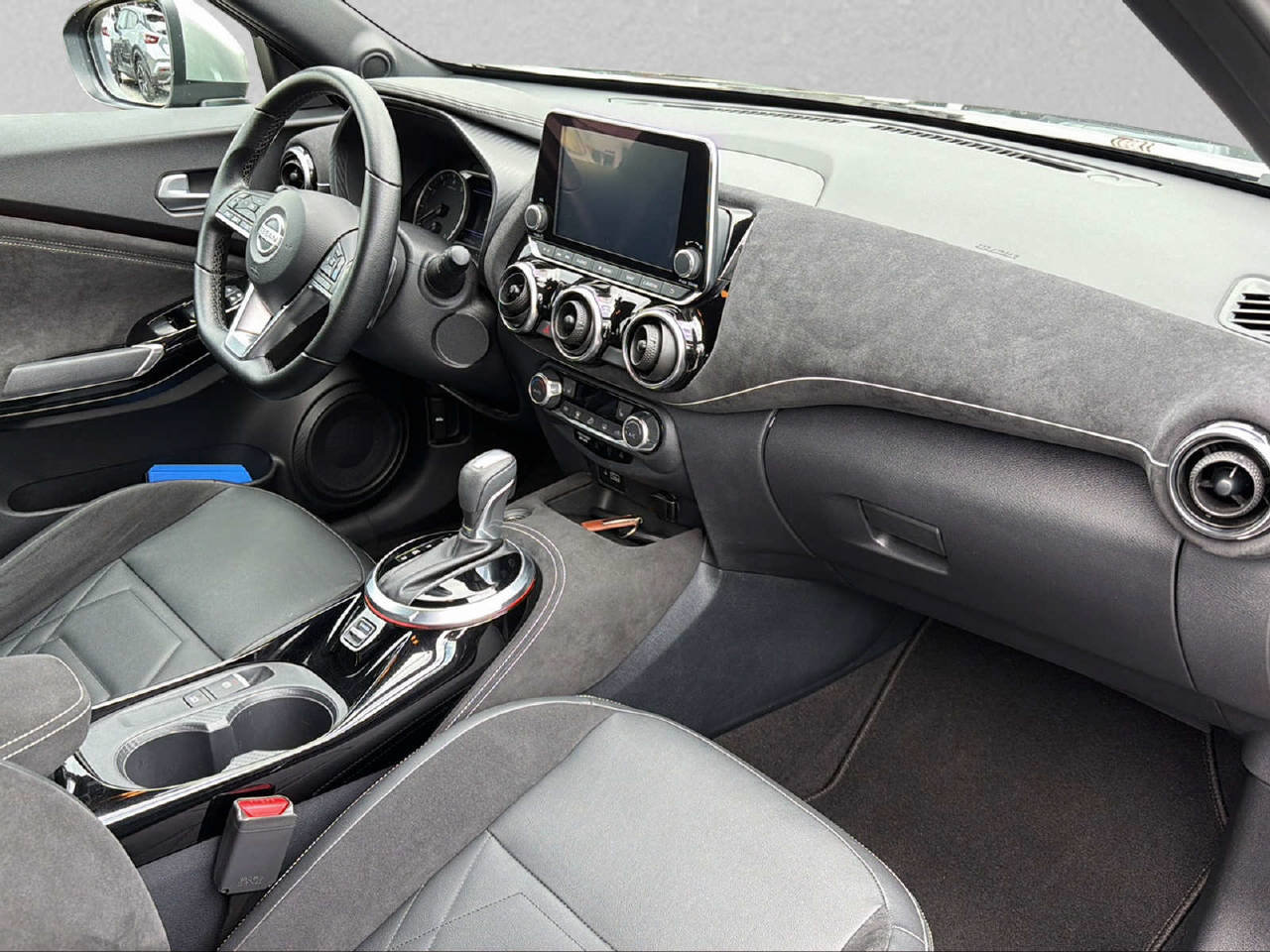 NISSAN Juke 1.0 DIG-T N-Design Automat, Petrol, Second hand / Used, Automatic - 6