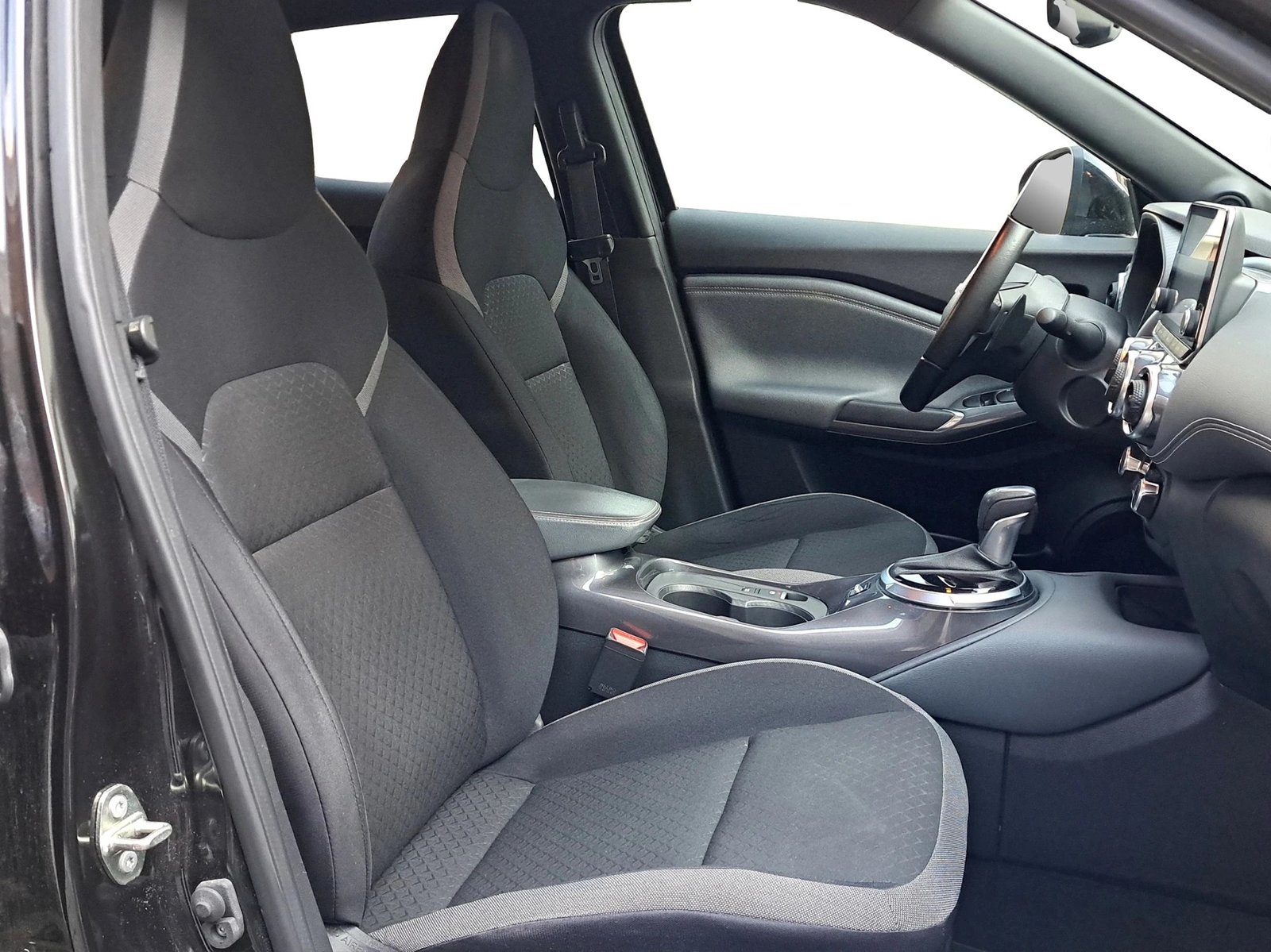 NISSAN Juke 1.0 DIG-T N-Connecta DCT, Benzin, Occasion / Gebraucht, Automatik - 7