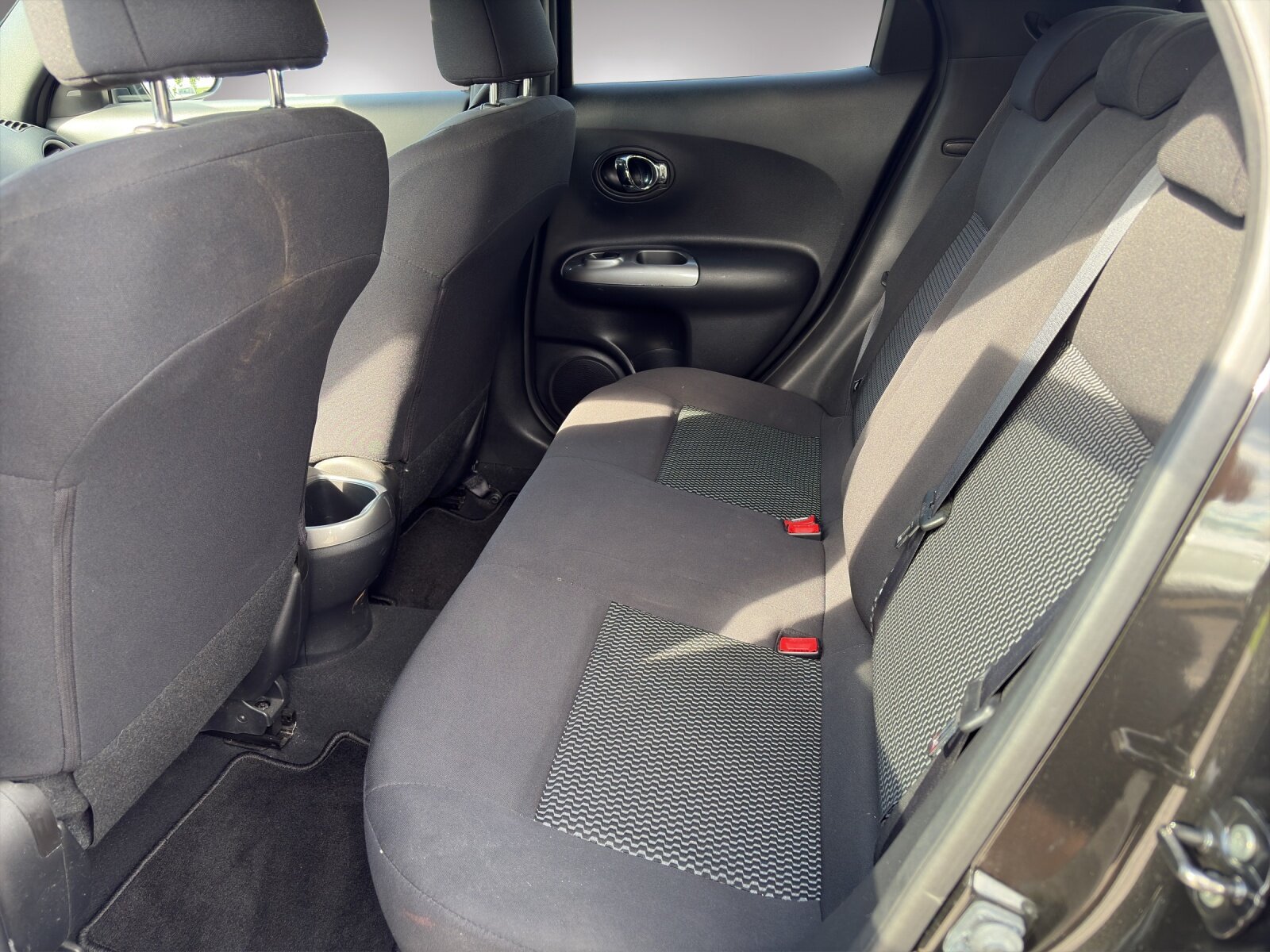 NISSAN Juke 1.6 16V Acenta, Benzin, Occasion / Gebraucht, Automatik - 7