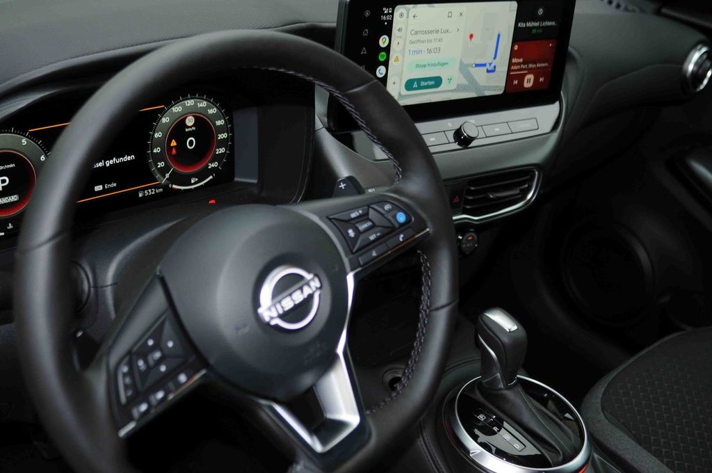 NISSAN Juke 1.0 DIG-T N-Connecta DCT, Petrol, Ex-demonstrator, Automatic - 5