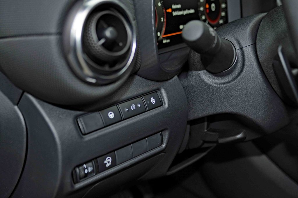 NISSAN Juke 1.0 DIG-T N-Connecta DCT, Petrol, Ex-demonstrator, Automatic - 6
