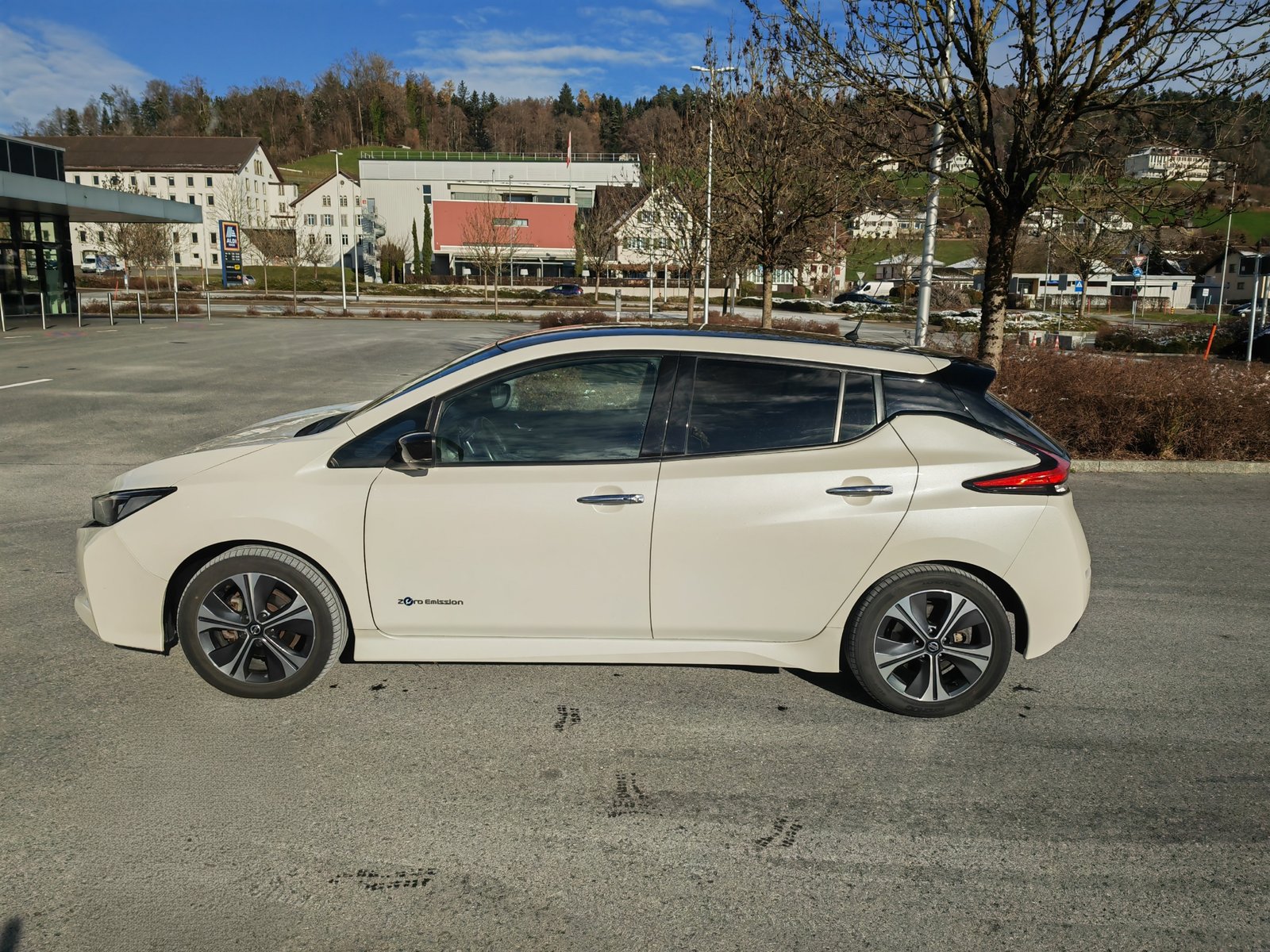 NISSAN Leaf Tekna, Électrique, Occasion / Utilisé, Automatique - 7