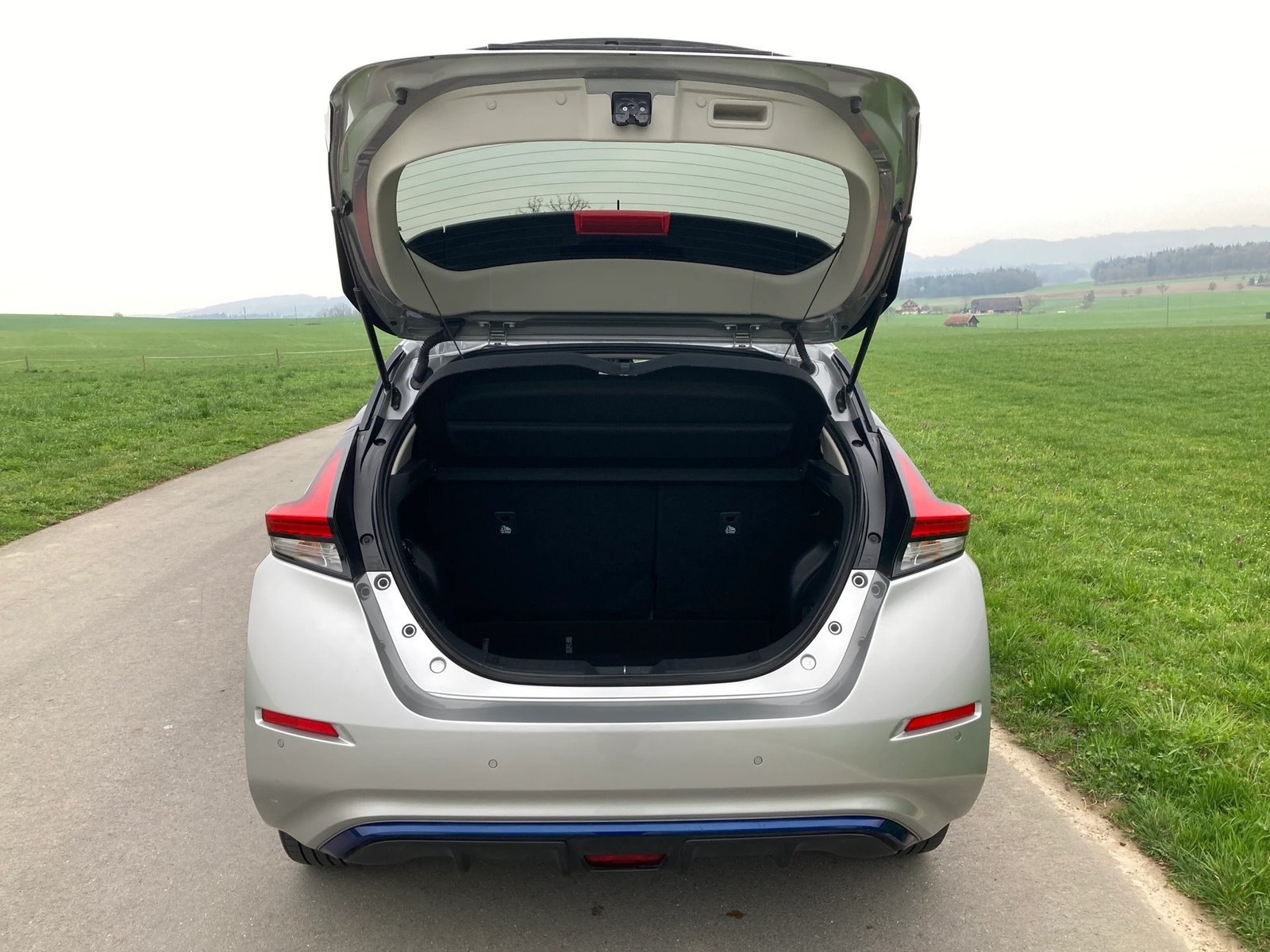 NISSAN Leaf N-Connecta, Electric, Second hand / Used, Automatic - 5