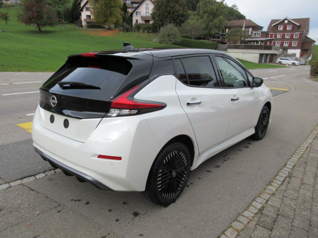 NISSAN Leaf Tekna, Electric, Ex-demonstrator, Automatic - 3