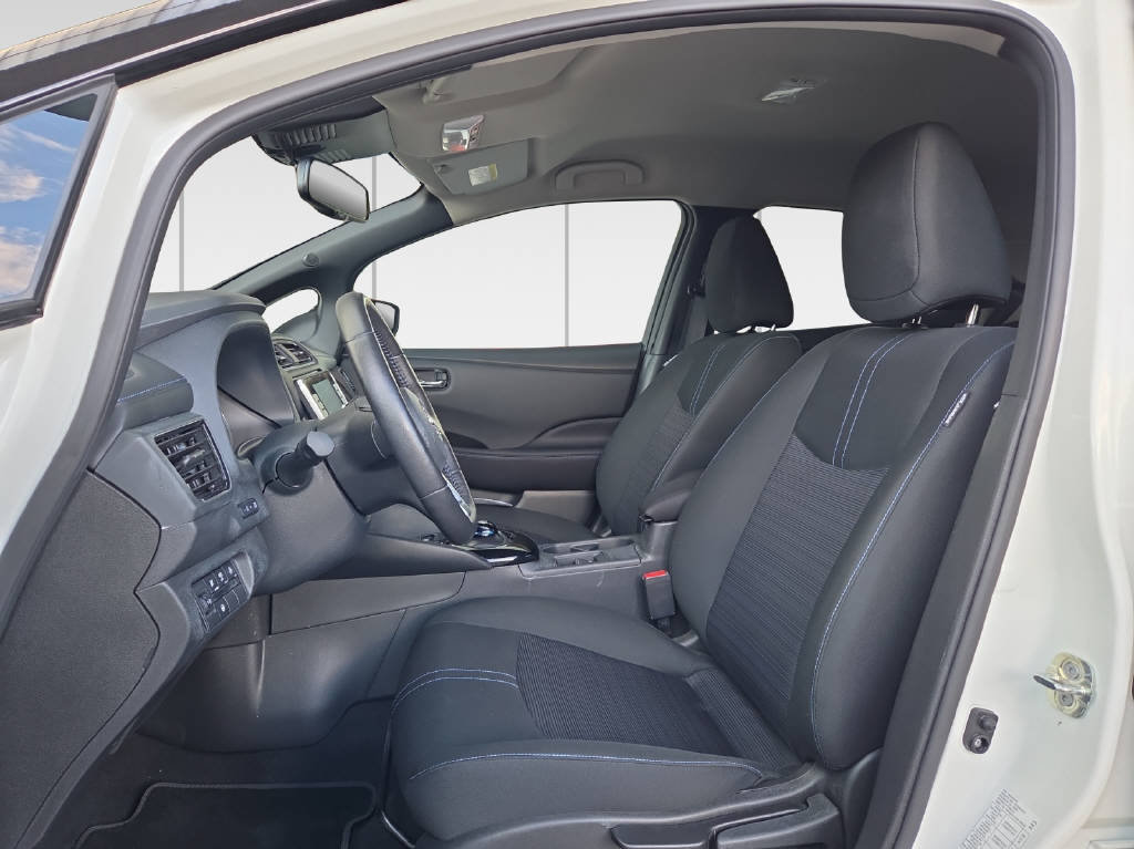NISSAN Leaf N-Connecta, Electric, Ex-demonstrator, Automatic - 4