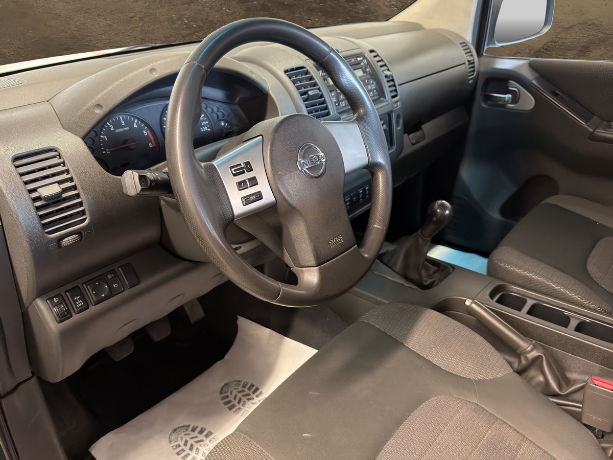 NISSAN Navara Double Cab LE 2.5 dCi 4WD, Diesel, Occasion / Gebraucht, Handschaltung - 4