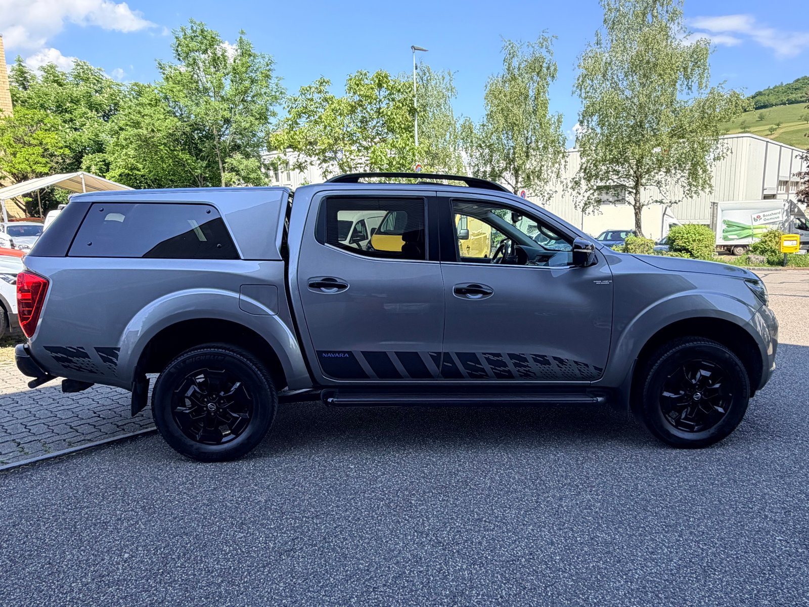 NISSAN Navara Double Cab N-Guard 2.3 dCi 4WD, Diesel, Second hand / Used, Automatic - 2