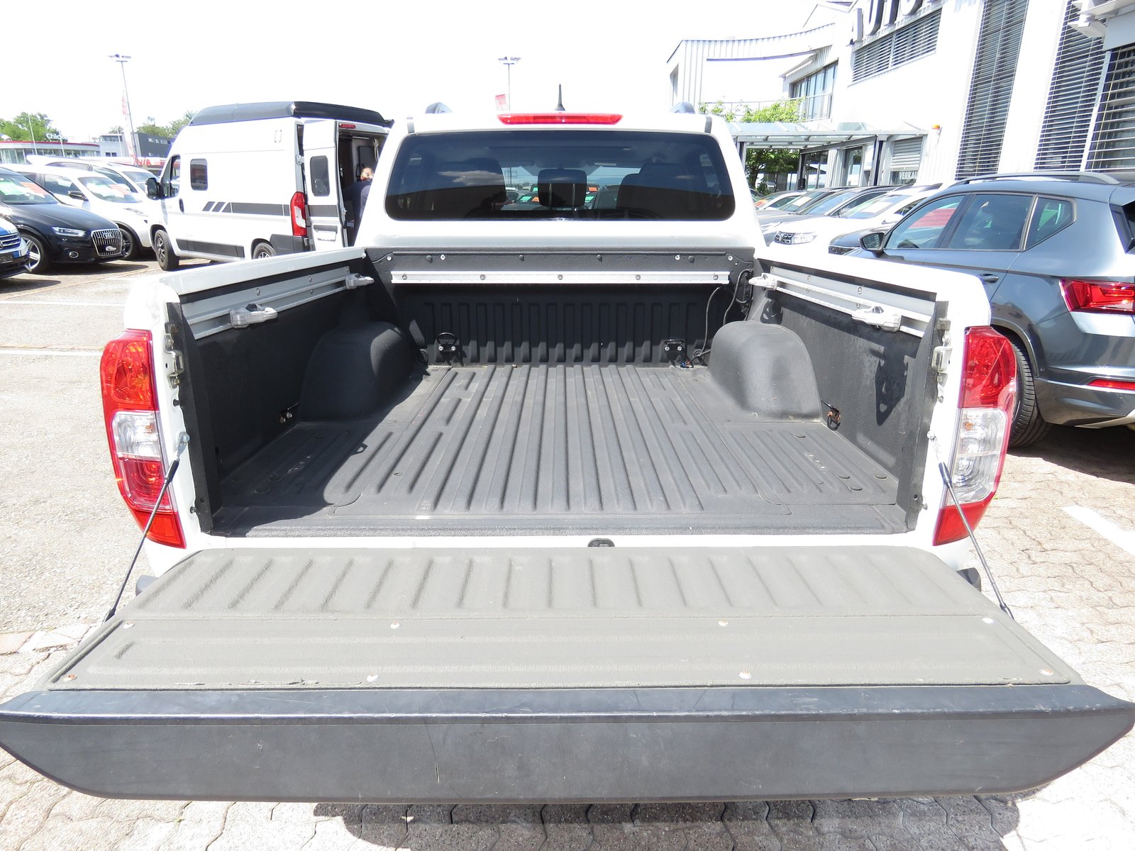 NISSAN Navara Double Cab Tekna 2.3 dCi 4WD, Diesel, Occasion / Utilisé, Automatique - 7