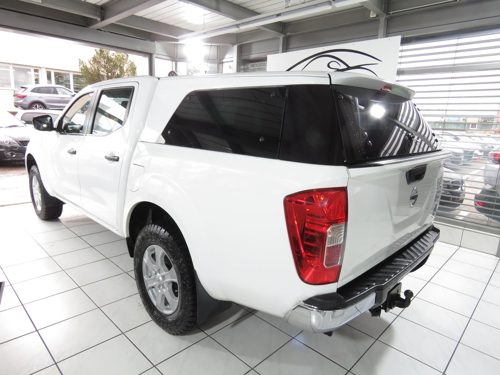 NISSAN Navara Double Cab Acenta 2.3 dCi 4WD (AHK 3.5 t, NL 8, Diesel, Second hand / Used, Manual - 4