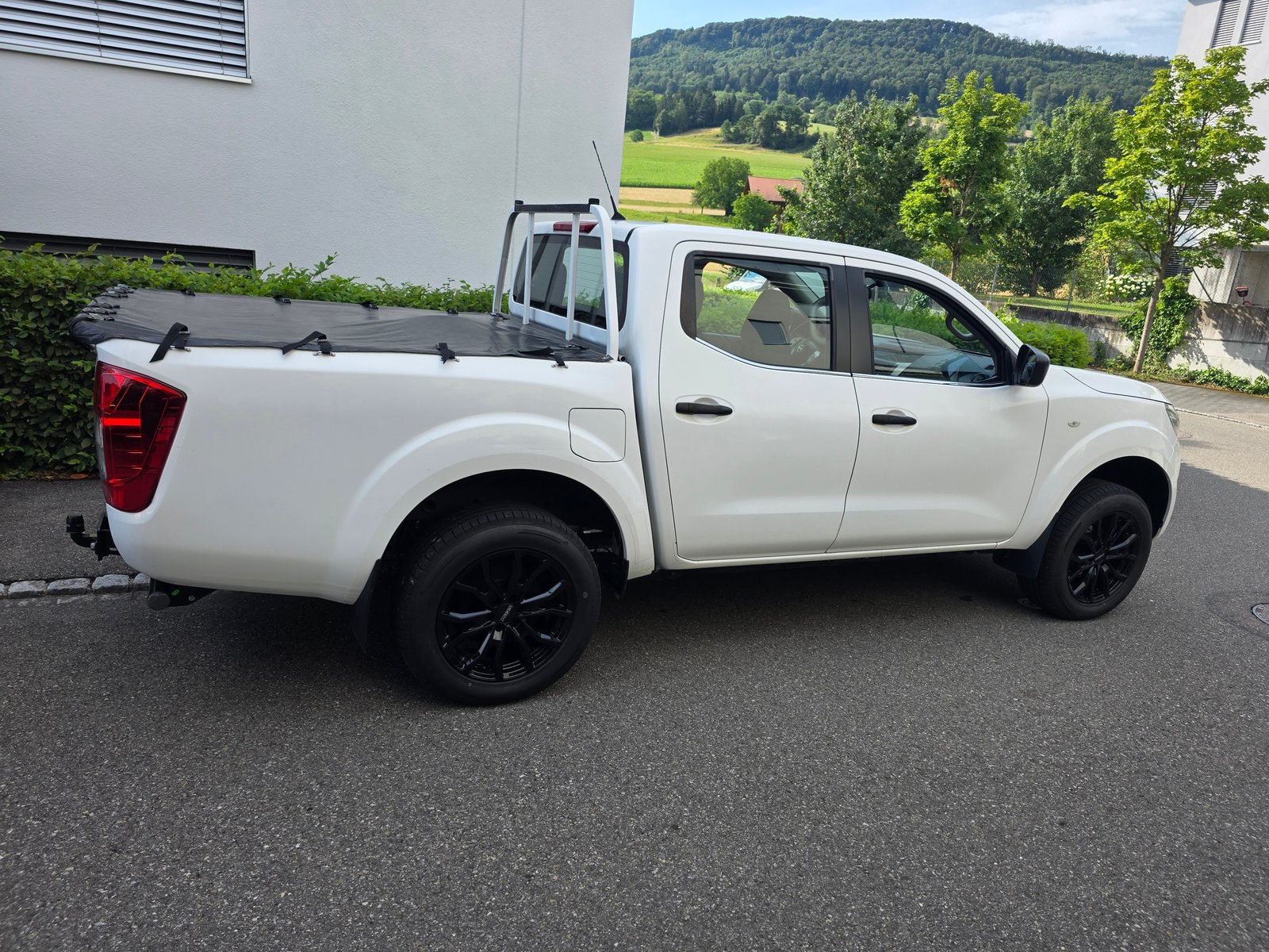 NISSAN Navara Double Cab Visia 2.3 dCi 4WD, Diesel, Second hand / Used, Manual - 4