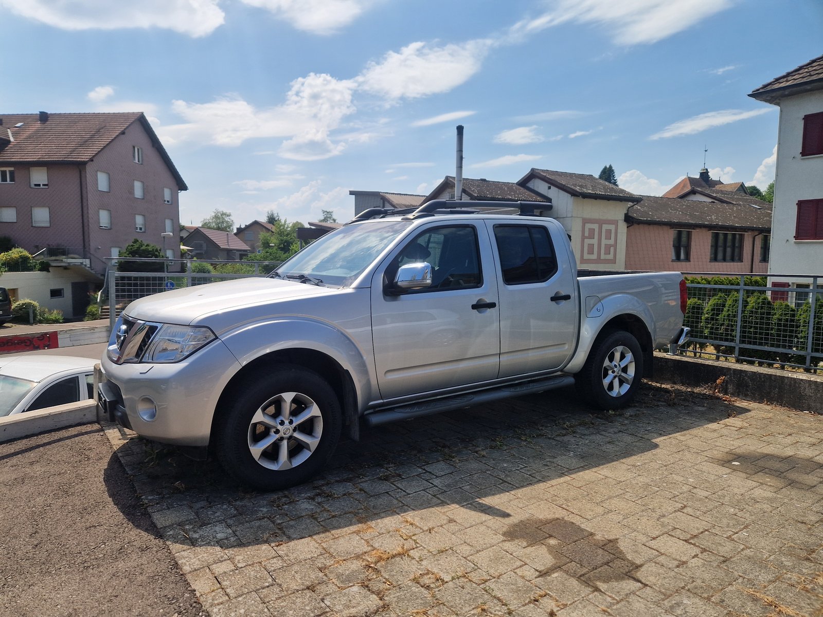 NISSAN Navara V6 Double Cab LE 3.0 dCi 4WD Automat, Diesel, Second hand / Used, Automatic - 2