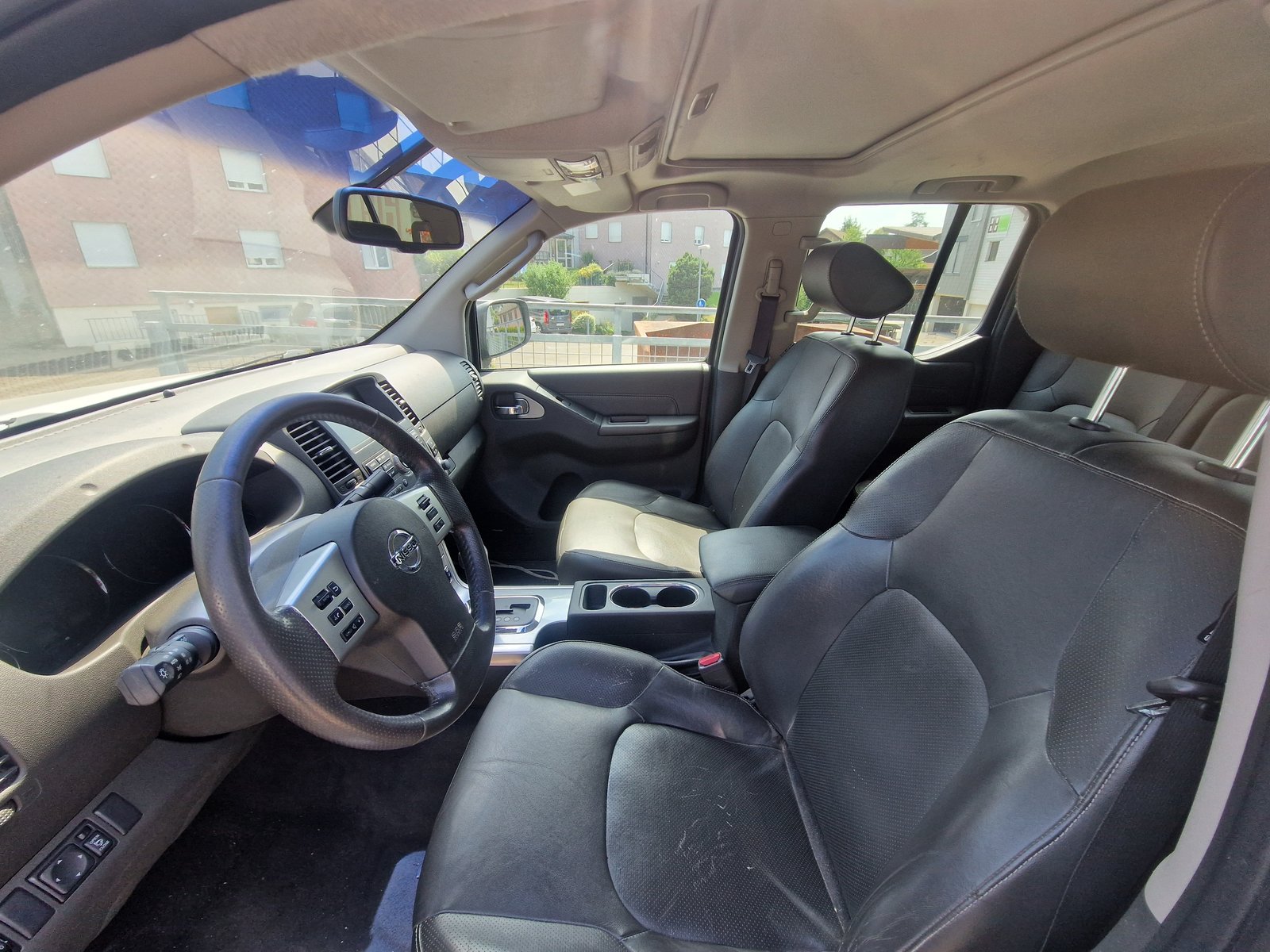 NISSAN Navara V6 Double Cab LE 3.0 dCi 4WD Automat, Diesel, Second hand / Used, Automatic - 6