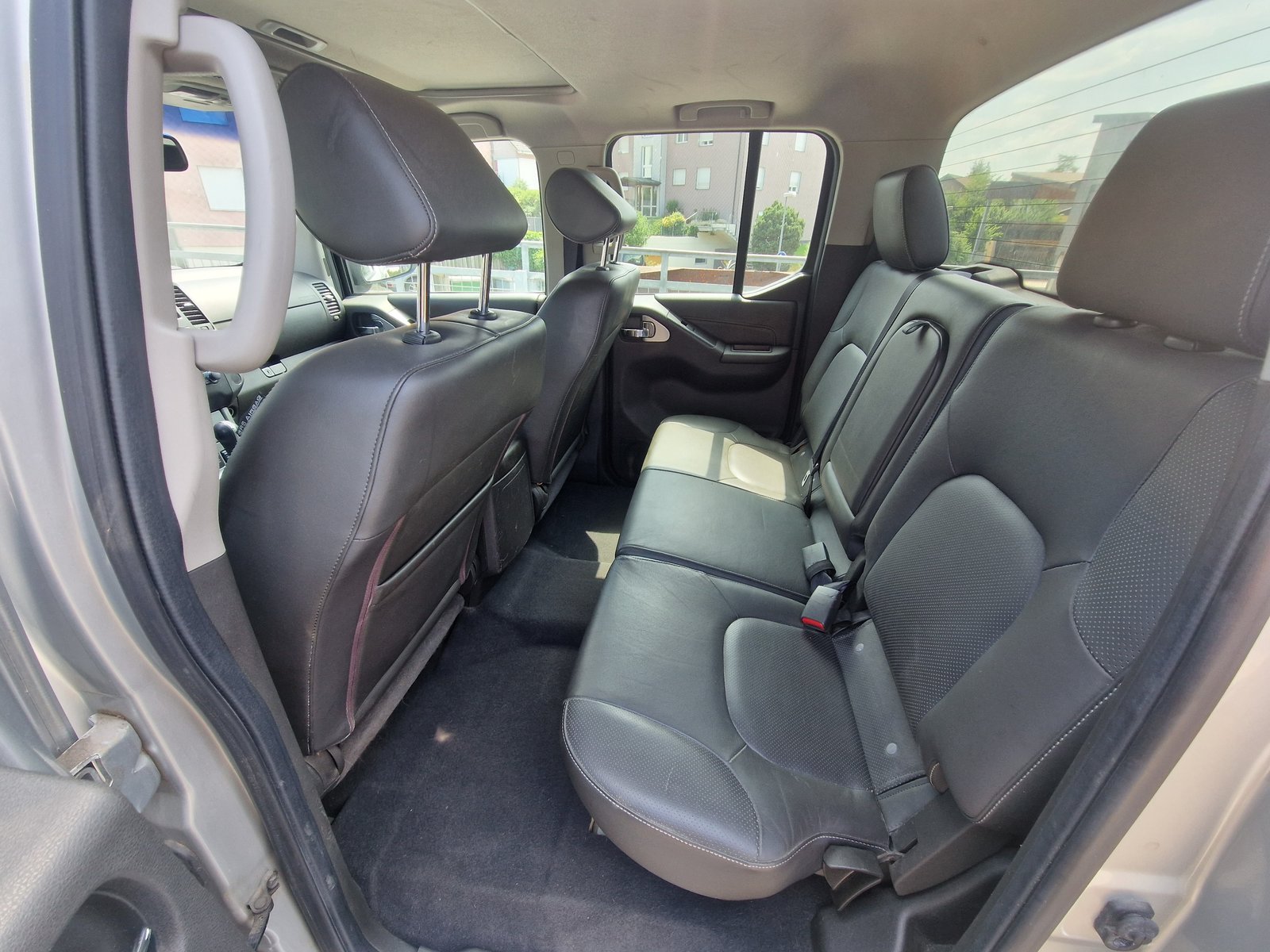 NISSAN Navara V6 Double Cab LE 3.0 dCi 4WD Automat, Diesel, Second hand / Used, Automatic - 7