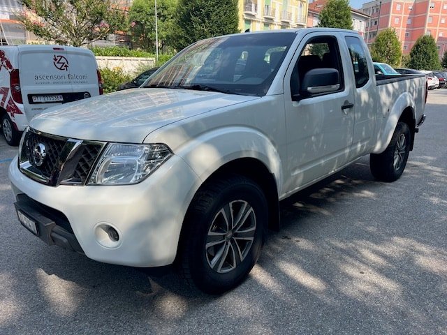 NISSAN Navara King Cab XE 2.5 dCi 4WD, Diesel, Occasion / Gebraucht, Handschaltung - 2