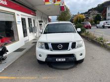 NISSAN Navara Double Cab SE 2.5 dCi 4WD LB Automat, Diesel, Second hand / Used, Automatic - 2